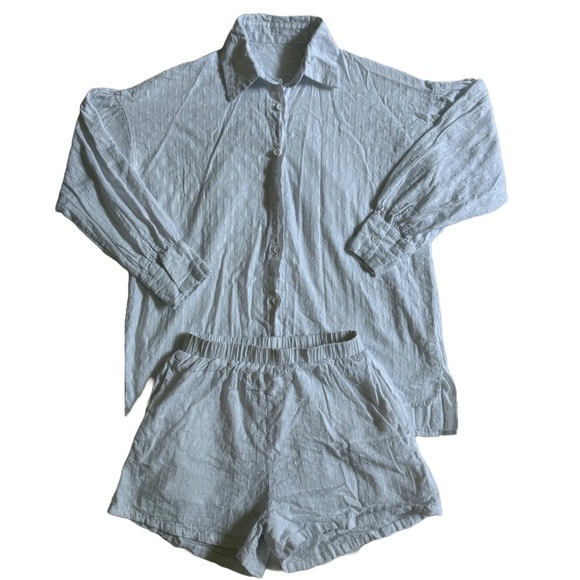 WHITE LONG SLEEVE BUTTON DOWN TOP AND SHORTS TWO PIECE LOUNGE SET / SWIM COVERUP - Picture 3 of 12